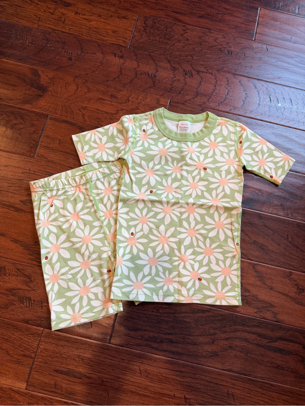 Hanna Andersson Green Daisy Short Sleeve Pajama Set